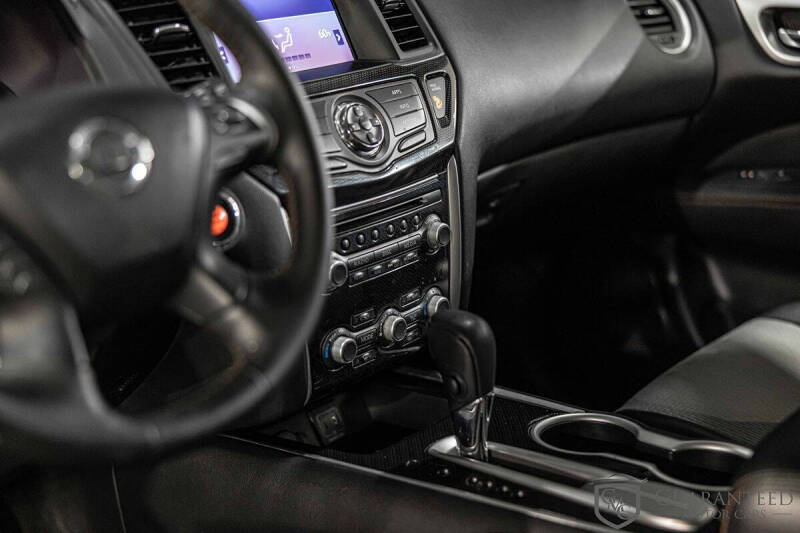 2020 Nissan Pathfinder SV