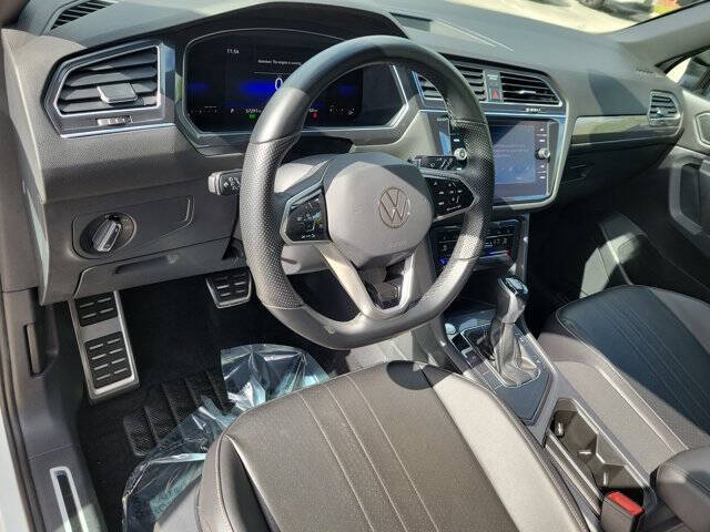 2022 Volkswagen Tiguan SE R-Line Black