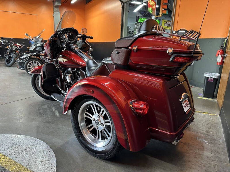 2023 Harley-Davidson FLHTCUTGAN - Tri Glide U