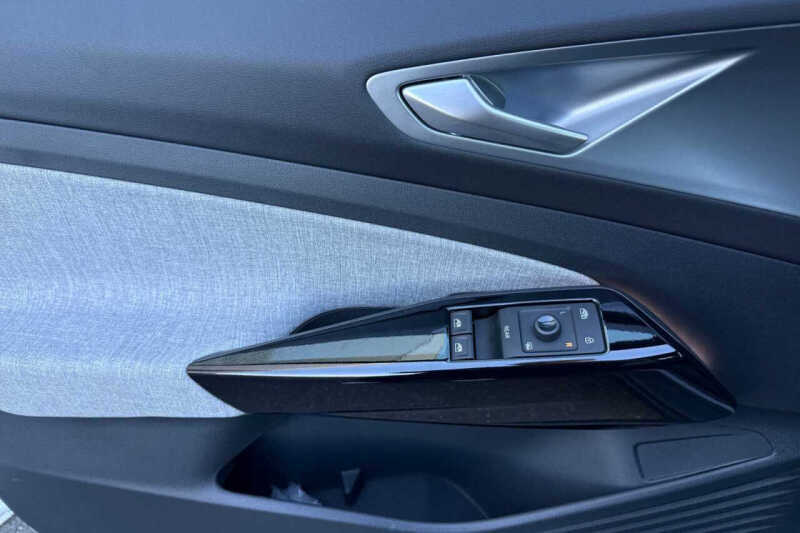 2025 Volkswagen ID.4 Pro