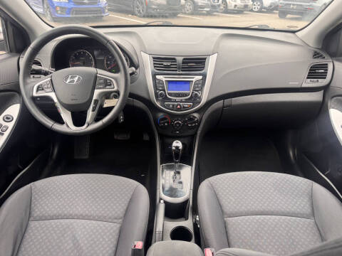 2013 Hyundai Accent SE