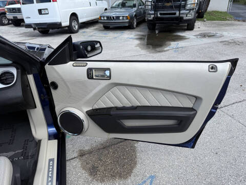 2011 Ford Mustang V6 Premium