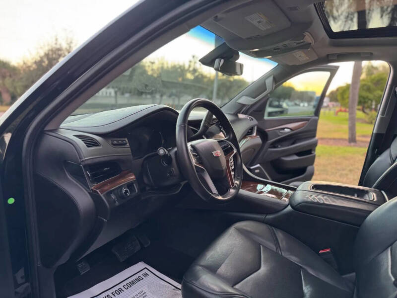 2017 Cadillac Escalade ESV Luxury