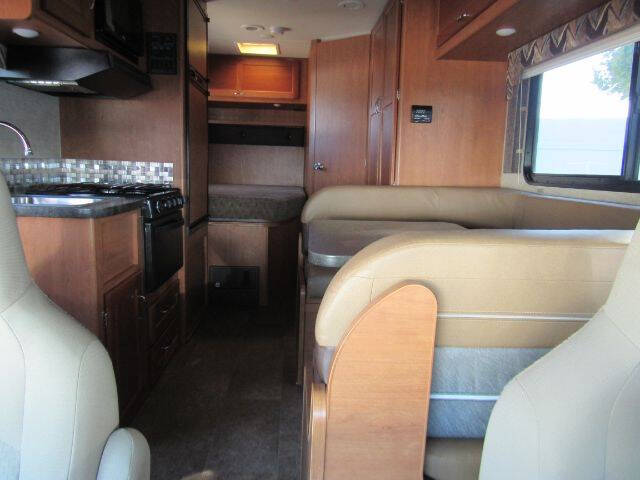 2017 Ford E-Series E-450 SD