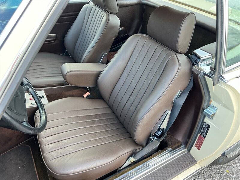 1987 Mercedes-Benz 560-Class 23