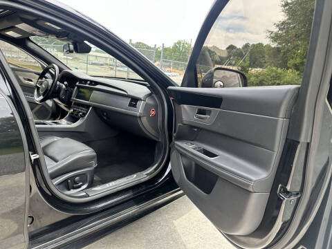 2016 Jaguar XF R-Sport