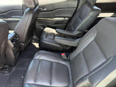 2017 GMC Acadia SLT-1