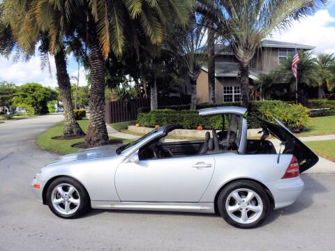 2003 Mercedes-Benz SLK for sale at M.D.V. INTERNATIONAL AUTO CORP in Fort Lauderdale FL