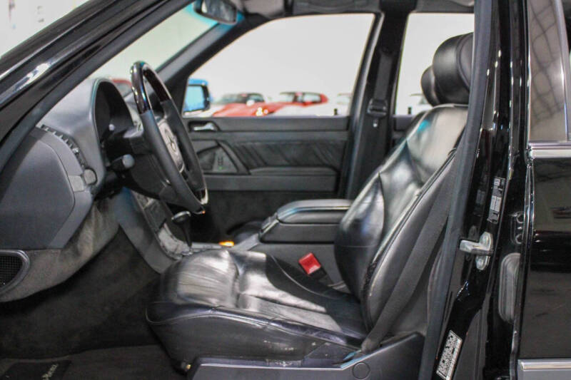 1993 Mercedes-Benz 400-Class 400 SEL