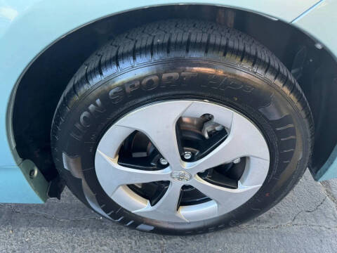 2014 Toyota Prius Two