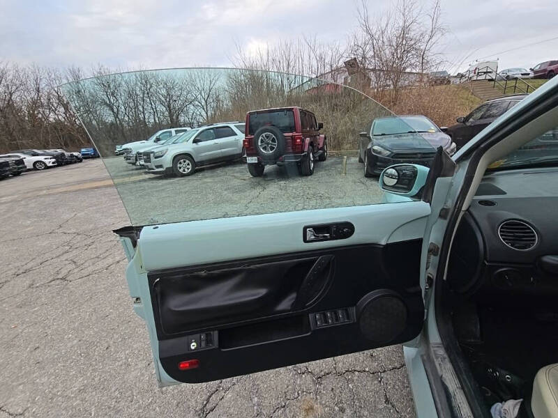 2010 Volkswagen New Beetle Convertible