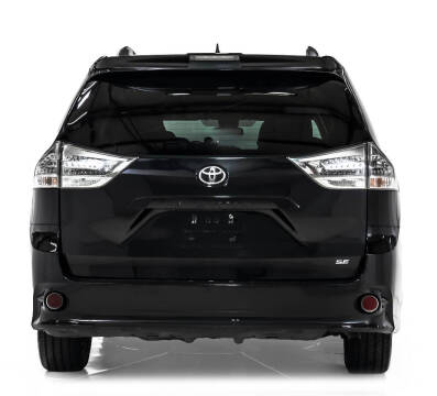 2018 Toyota Sienna SE Premium 8-Passenger