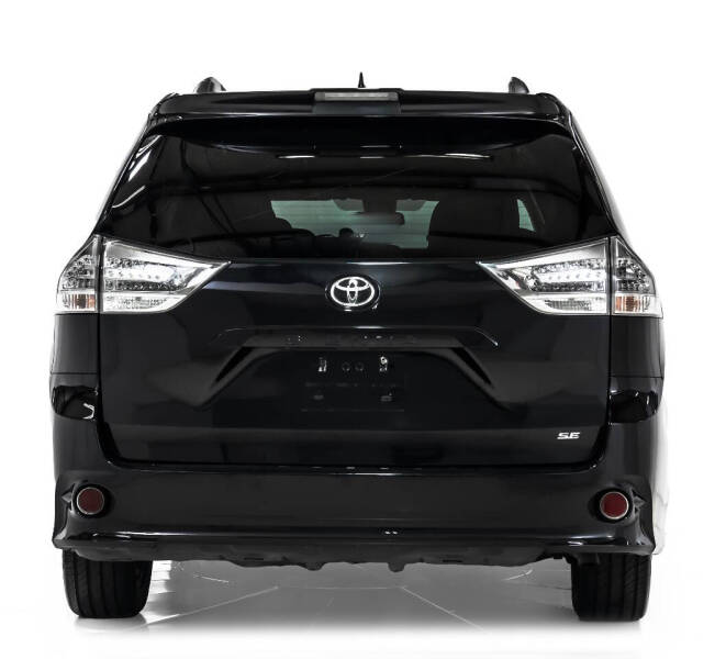 2018 Toyota Sienna SE Premium 8-Passenger