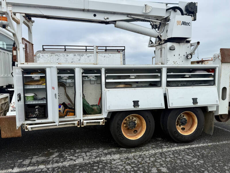2012 Freightliner M2 106
