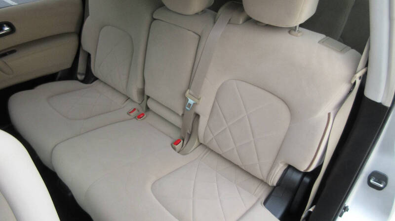 2017 Nissan Armada SV