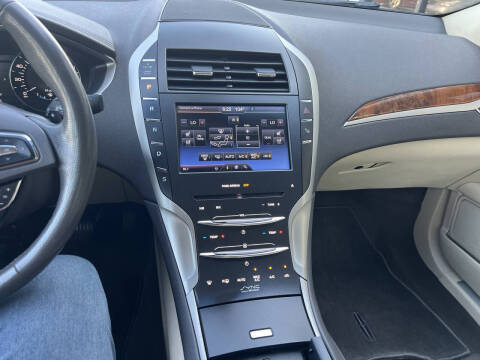 2014 Lincoln MKZ