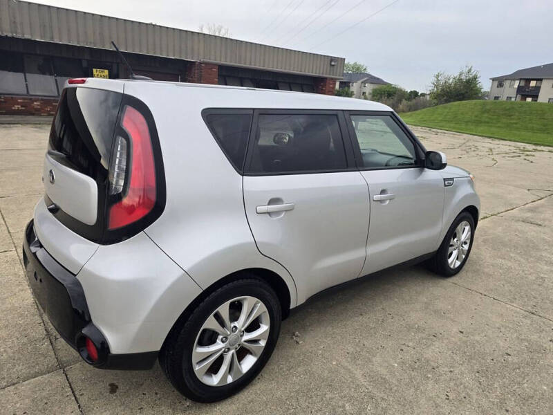 2016 Kia Soul +