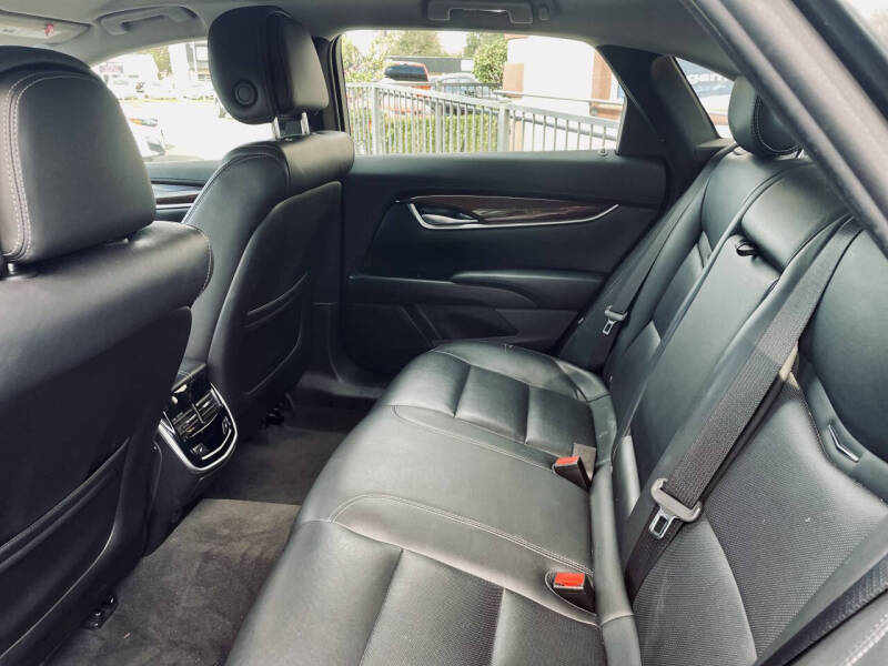 2013 Cadillac XTS Luxury Collection