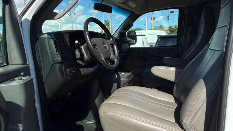 2023 GMC Savana 2500