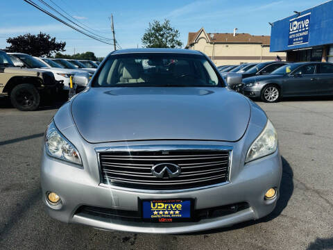 2011 Infiniti M56