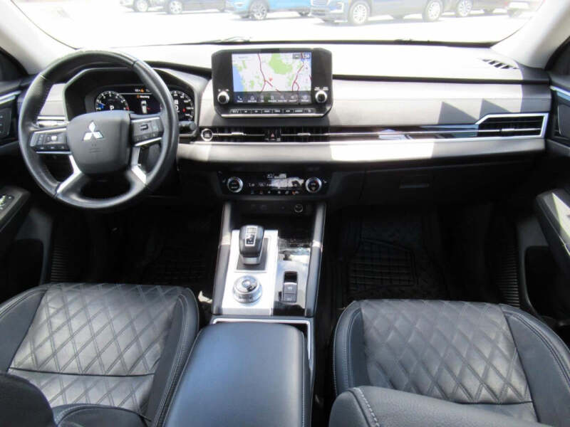 2023 Mitsubishi Outlander SEL