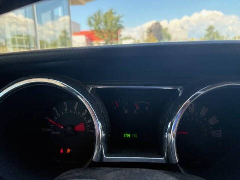 2005 Ford Mustang V6 Premium