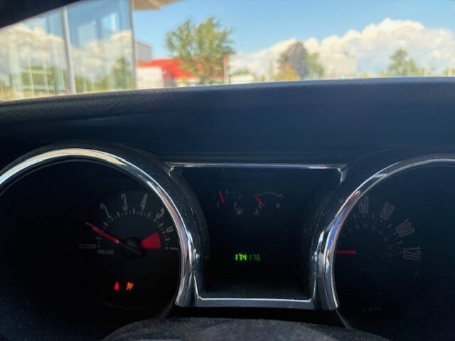 2005 Ford Mustang V6 Premium