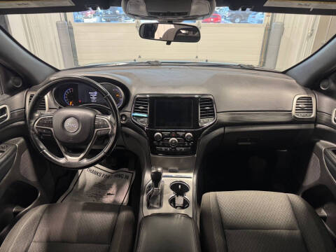 2020 Jeep Grand Cherokee Laredo E