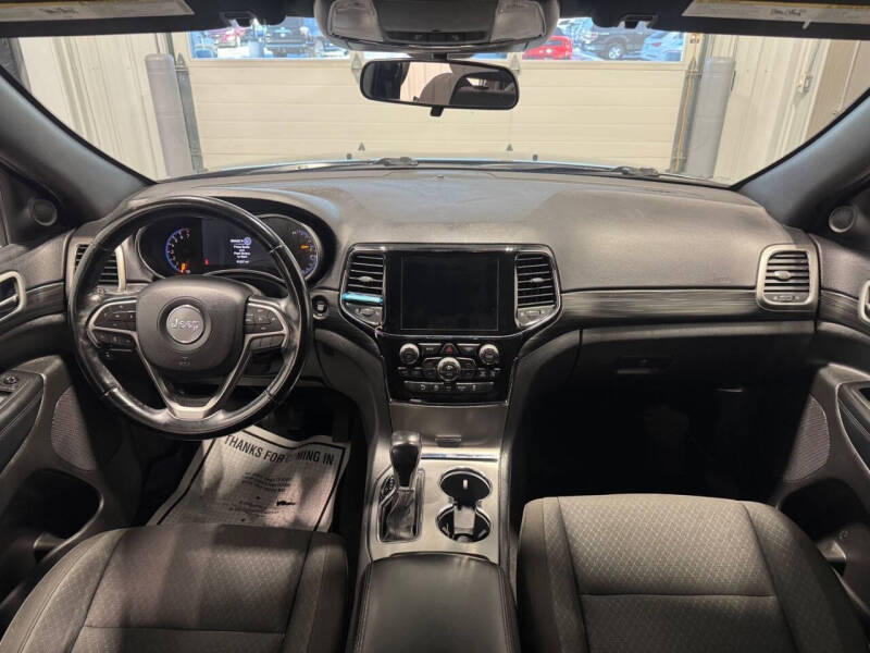 2020 Jeep Grand Cherokee Laredo E