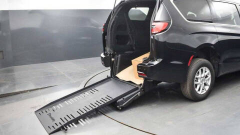 2024 Chrysler Pacifica Touring