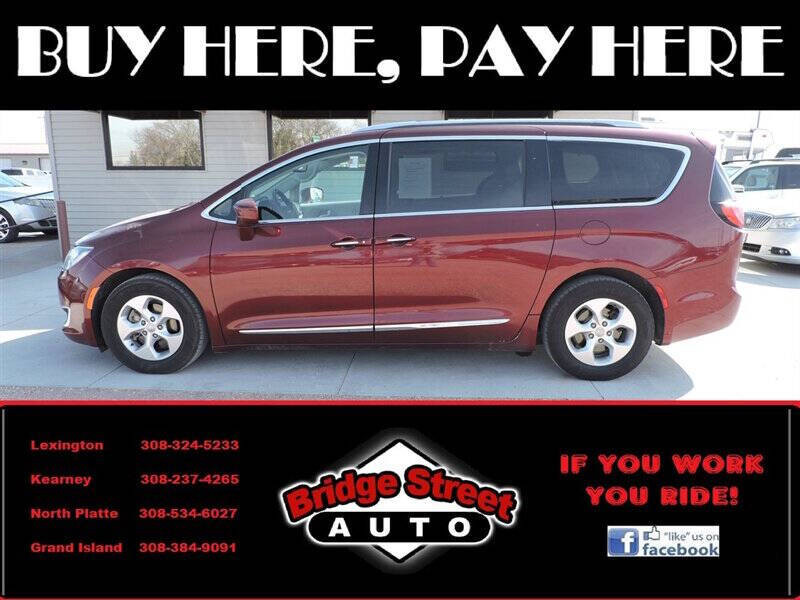 2017 Chrysler Pacifica Touring-L Plus