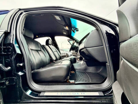 2008 Lincoln Town Car Signature Limited