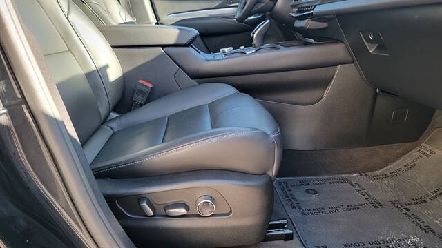 2024 Cadillac XT4 Premium Luxury