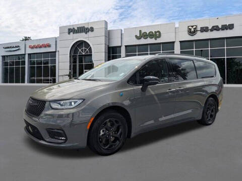 2025 Chrysler Pacifica Plug-In Hybrid Premium S Appearance