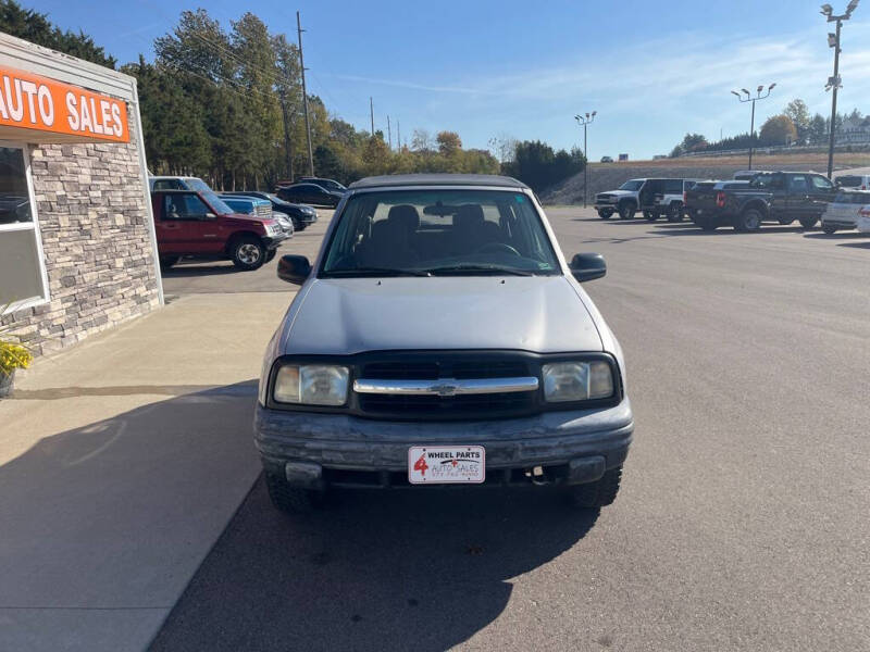 2001 Chevrolet Tracker Base photo 3