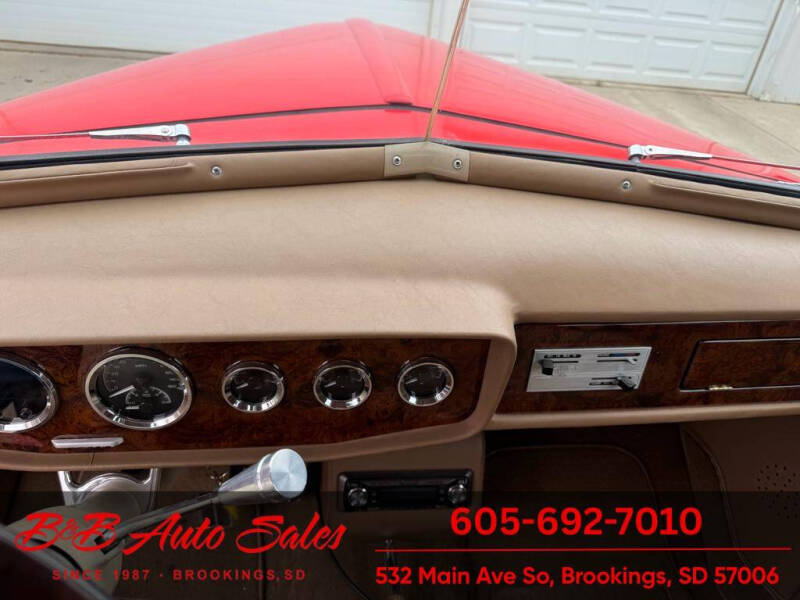 1947 Ford Super Deluxe