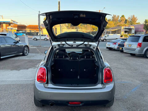2017 MINI Hardtop 4 Door Cooper