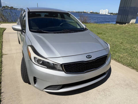 2017 Kia Forte5 LX