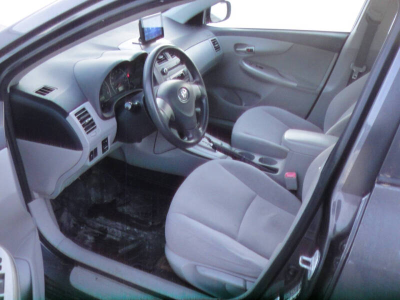 2011 Toyota Corolla LE