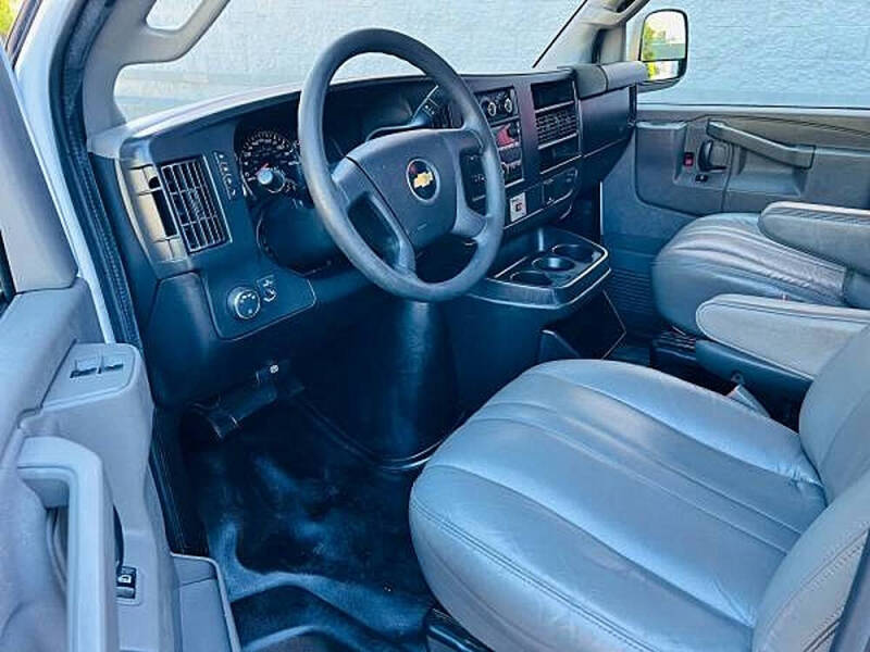 2017 Chevrolet Express 2500