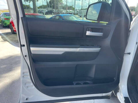 2015 Toyota Tundra SR5