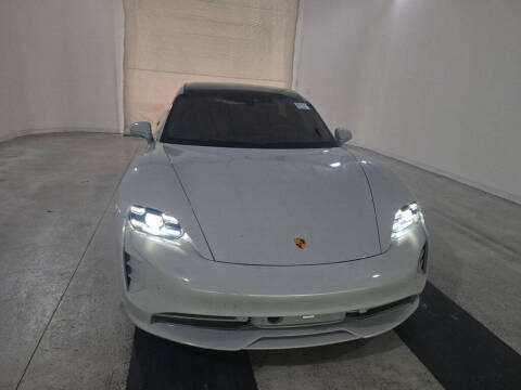 2024 Porsche Taycan GTS Sport Turismo