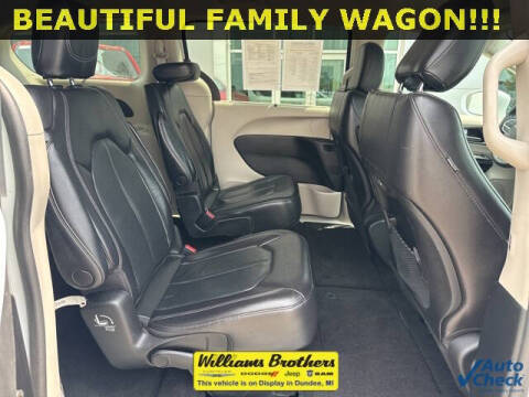 2022 Chrysler Pacifica Touring L