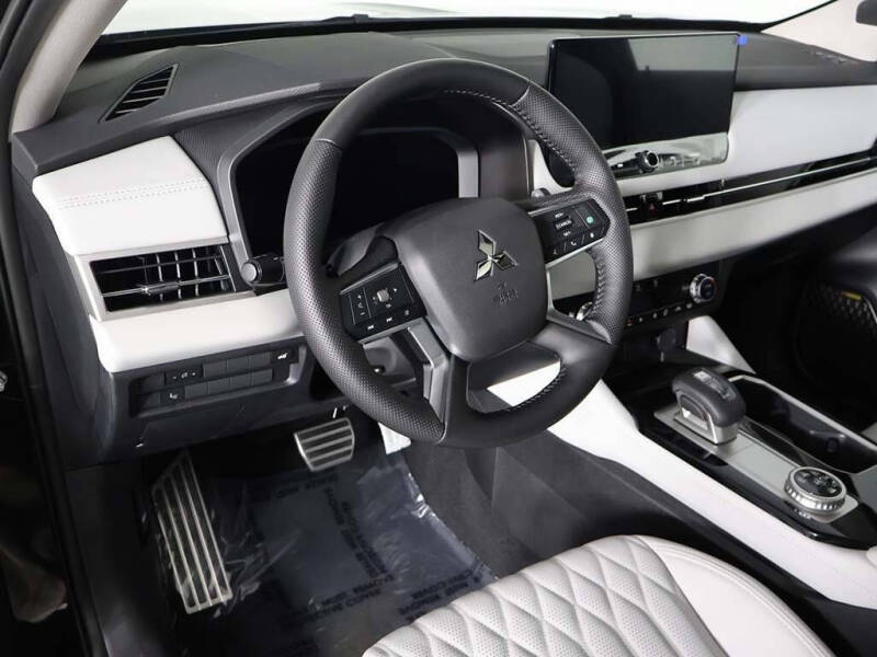 2025 Mitsubishi Outlander SEL Platinum Edition