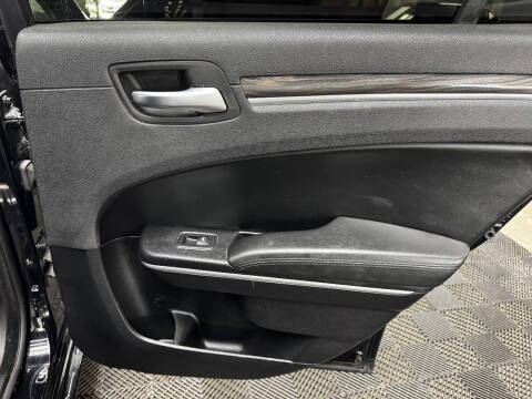 2020 Chrysler 300 Touring