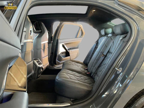 2023 BMW 7 Series 740i