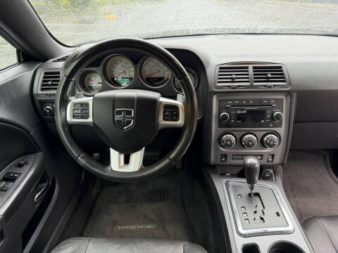 2013 Dodge Challenger R/T Plus