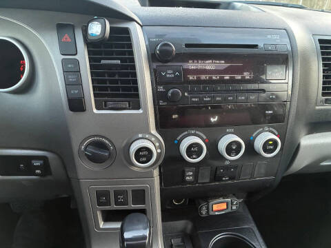 2013 Toyota Sequoia SR5