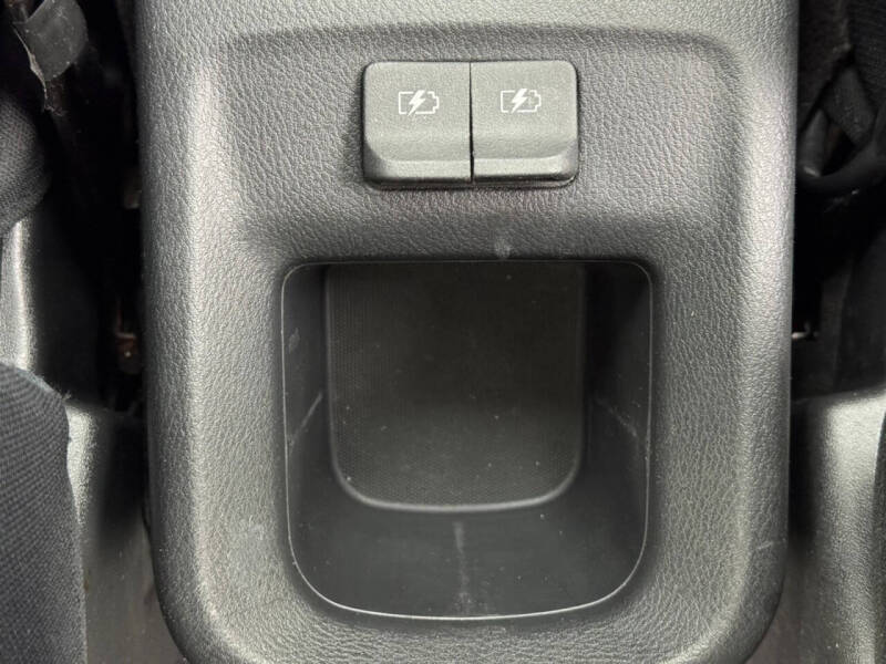 2018 Nissan Kicks SR