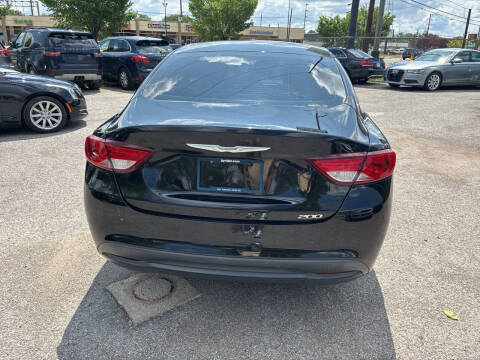 2015 Chrysler 200 LX